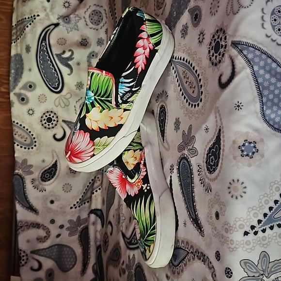 VANS - Picture 9 of 11